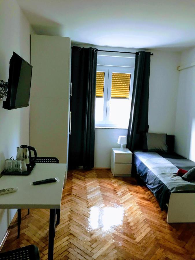 Pula Center Green Park Apartments And Rooms Exterior photo